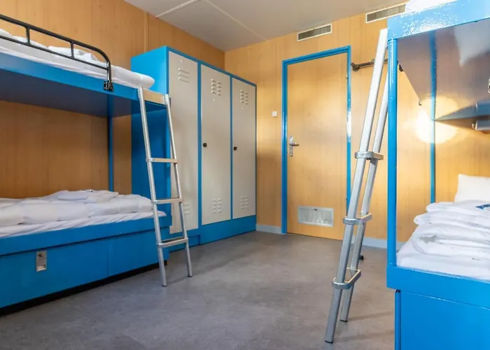 Arcona - Uebernachten Auf Dem Wasser - Direkt Am Bontekai