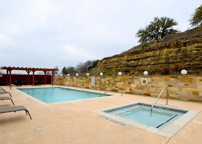 Baymont Inn & Suites By Wyndham Glen Rose