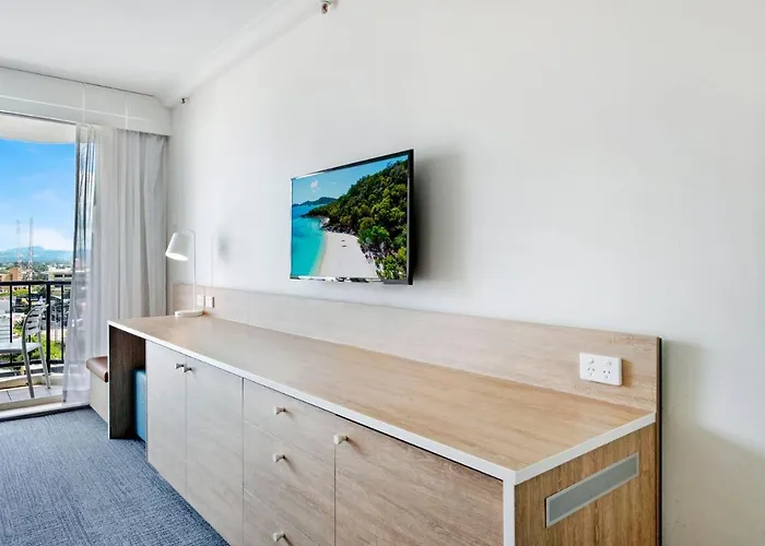 Deluxe Twin Studio In Surfers Paradise - Coasthm