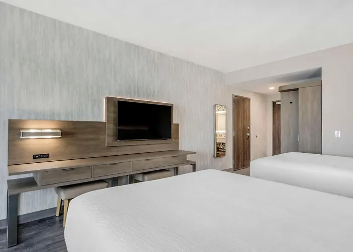 Best Western Plus Winter Haven Inn & Suites