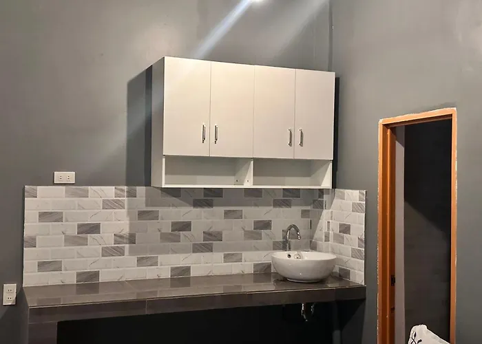 Limewood Residences- Bago City Good For 4