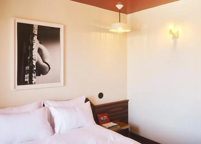 Hôtel Présent - Entrée autonome, réception en ligne - Encore Mieux