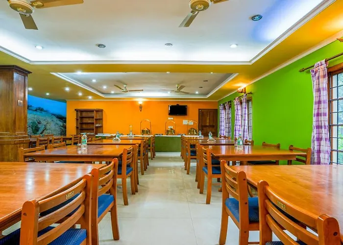 Itsy Hotels Classiyo Munnar Crown Resorts With Balcony