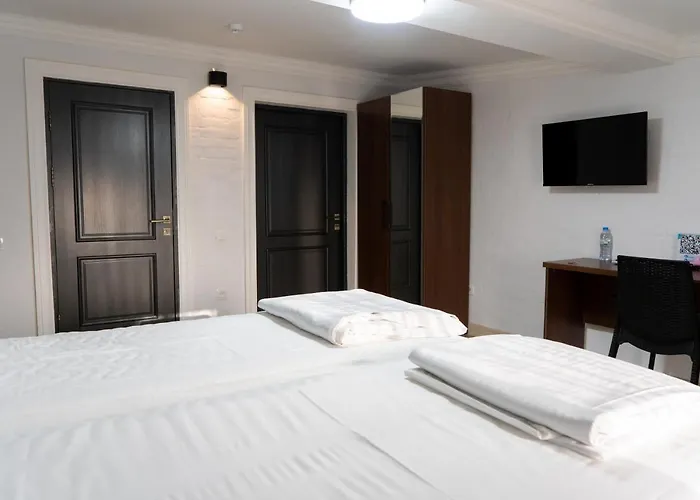 Nest Inn