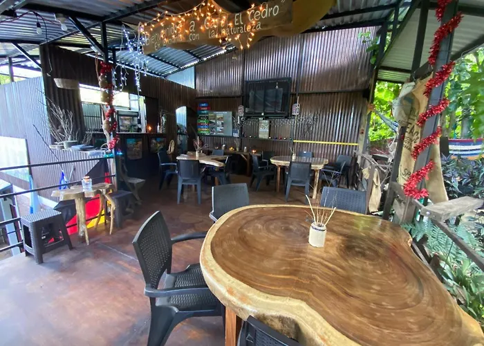 Hostal Café El Cedro