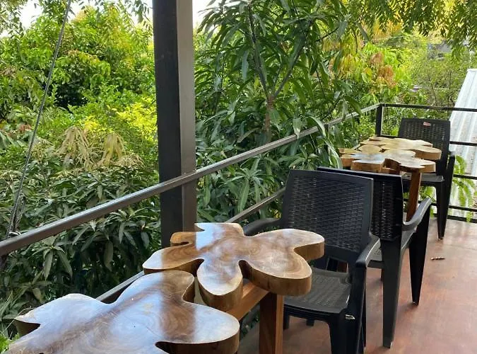 Hostal Café El Cedro