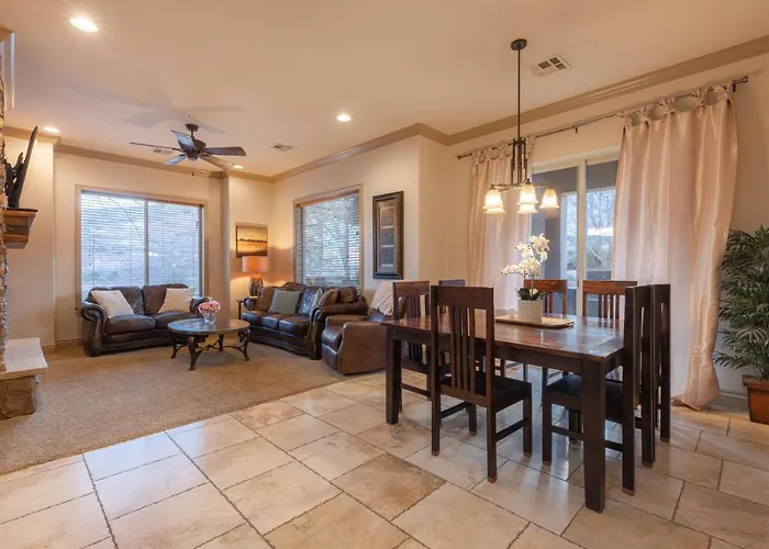D5-Coral Springs Poolside-Ground Floor 3-Bedroom Hillside View