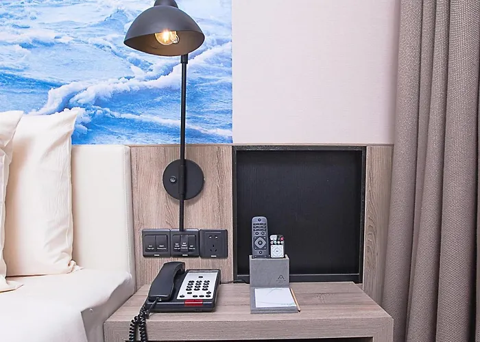Atour Hotel Qinhuangdao Railway Station Yingbin Road