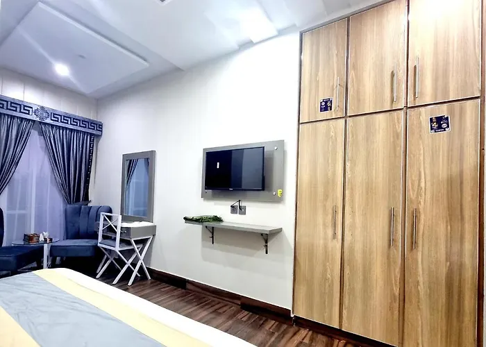 Hotel Grand Pakeeza
