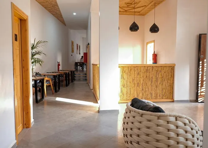 Dar Makai Surf Hotel