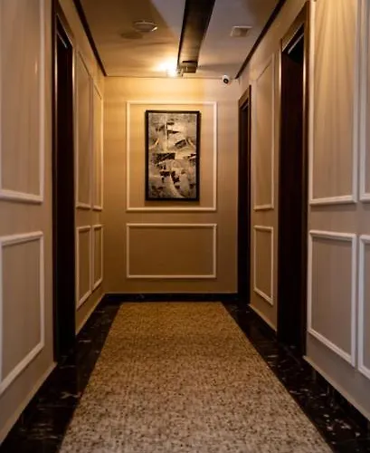 City Hotel By Waves