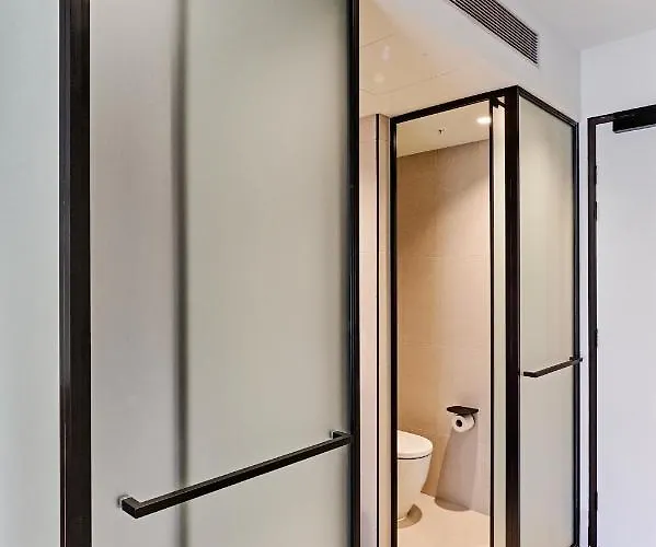 Central Club Hotel - North Melbourne