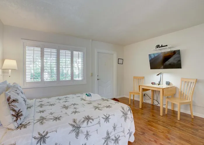 Tequesta Palms Inn