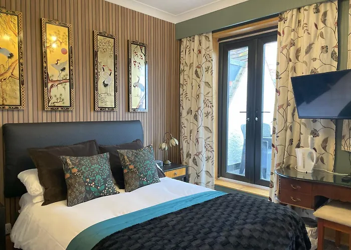 Knights Court Hotel