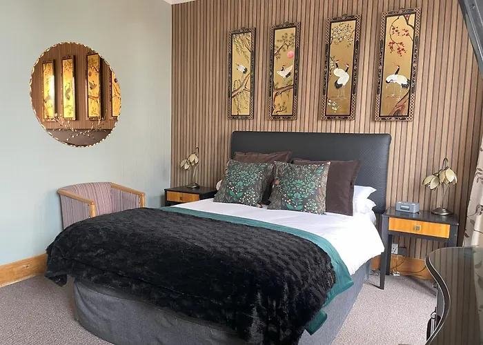 Knights Court Hotel