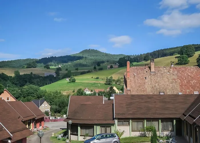 Logis Hostellerie Motel Au Bois Le Sire