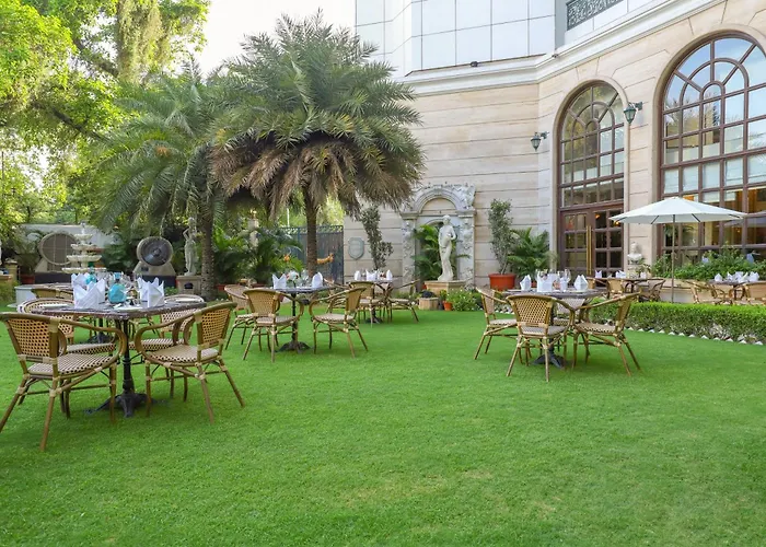 Hotel The Royal Plaza