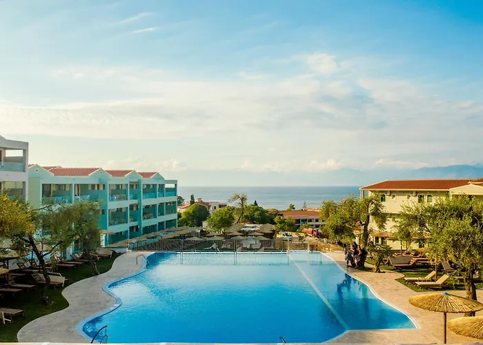 Robolla Beach Aparthotel