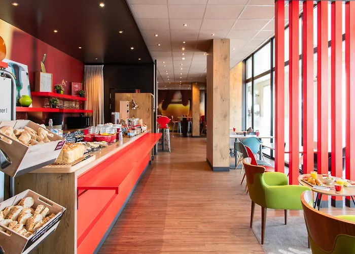 ibis Versailles Château