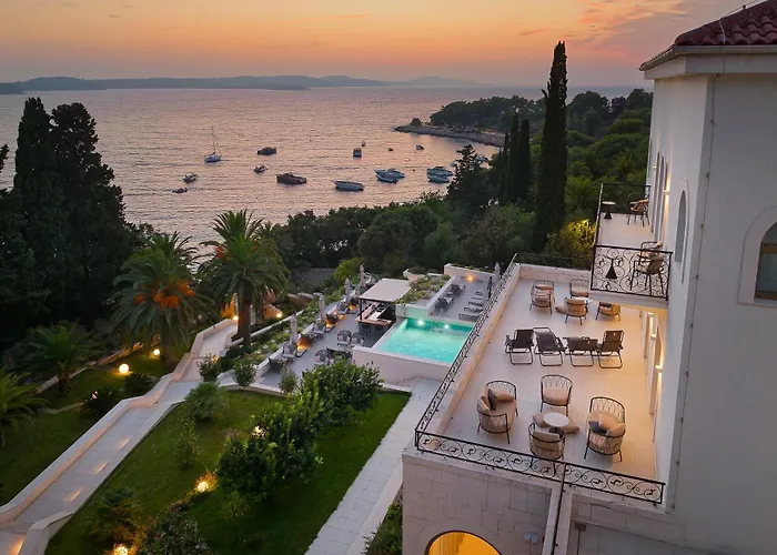 Hotel Moeesy, Blue & Green Oasis - Adults Only Hvar Town