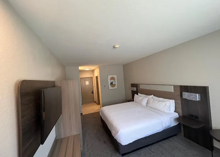 Holiday Inn Express - Wichita North - Park City By Ihg