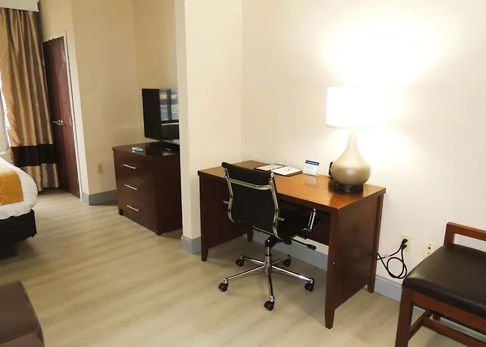 Comfort Suites Twinsburg