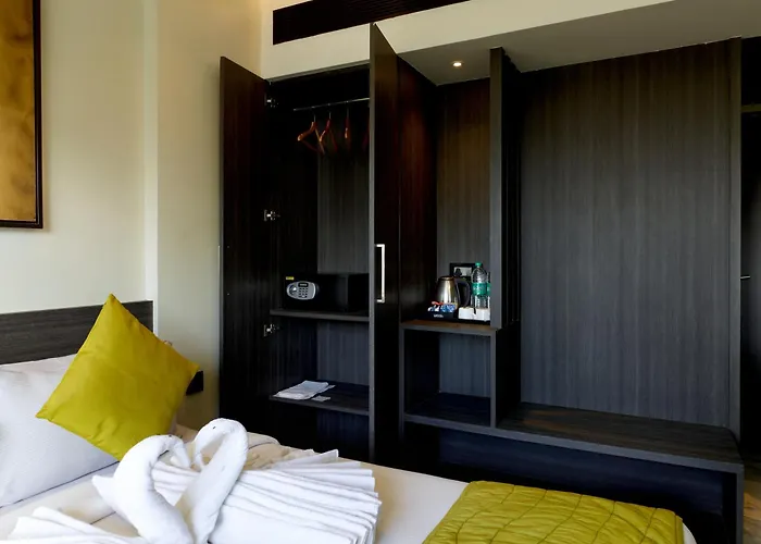 Ariya Nivaas A Vegetarian Hotel