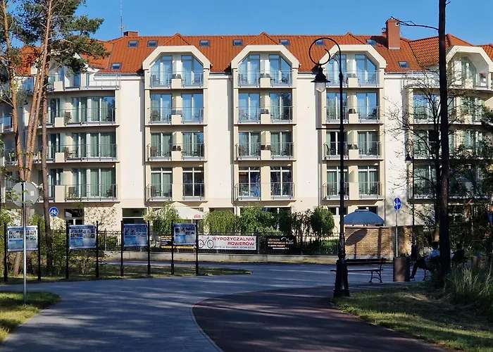 Hotel White
