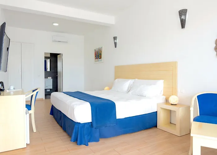 Hotel Livvo Budha Beach
