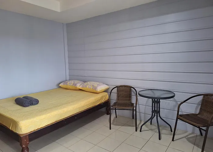 Phonsomboon Guesthouse