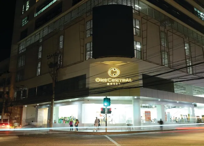 One Central Hotel&Suites