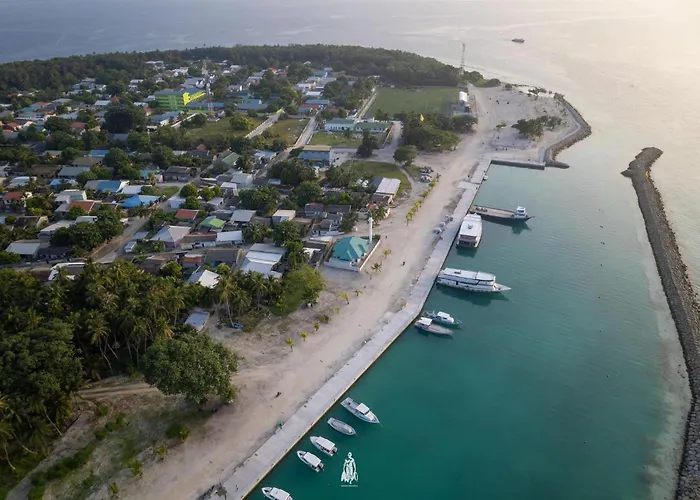 Dhonveli Hotel