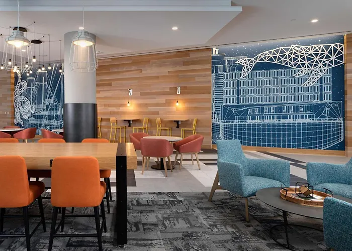 Hyatt Place Boston/Seaport District