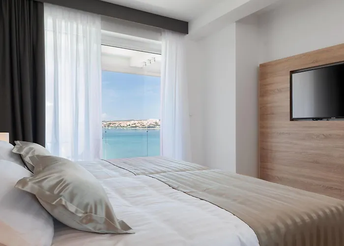 Kaneo beach hotel Novalja