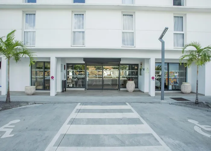 B&B Hotel Fort-De-France