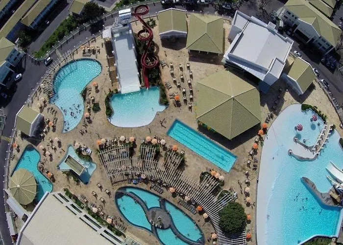Lacqua diroma com fogão, geladeira, micro-ondas, Park aquático 24h, acomoda até 5 pessoas Hotel Caldas Novas