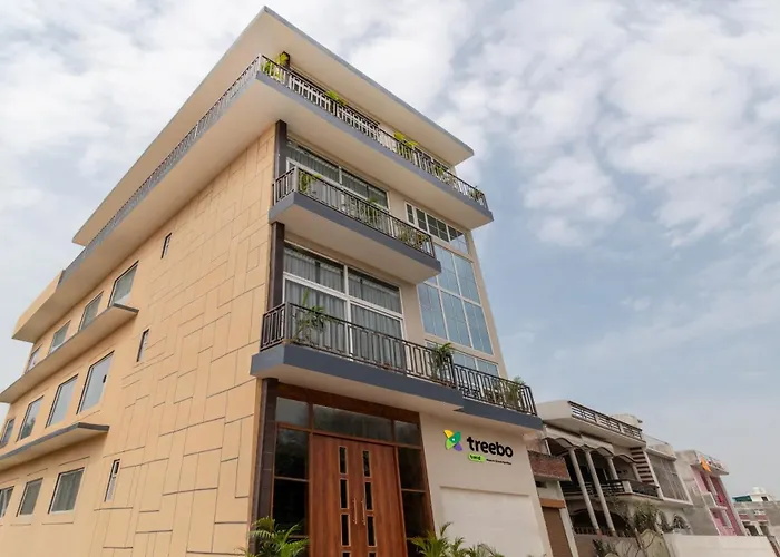 Treebo Heaven Grand Ayodhya