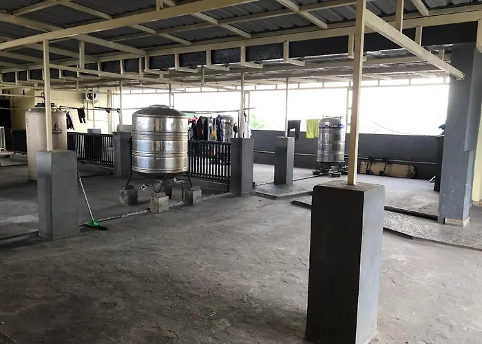 Hotel O Homestay Bu Sun Syariahneartaman Rekreasi & Pemandian Taman Suruh