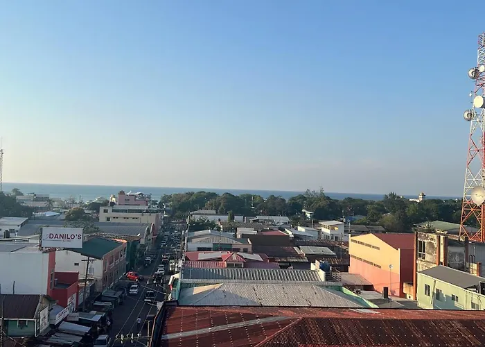 Los Guacamayos La Ceiba