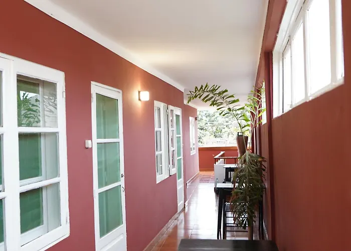 Residencial Avenida Geovanni - Central Sao Tome - Private Bathroom & Solar Backup