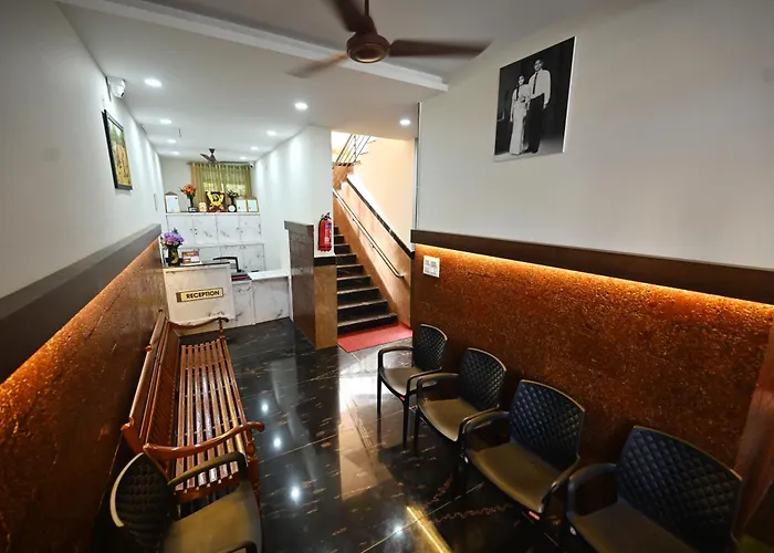 Hotel Rays Inn Boarding & Lodging