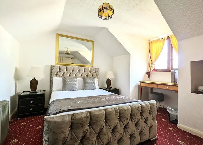 Brookside Hotel & Restaurant