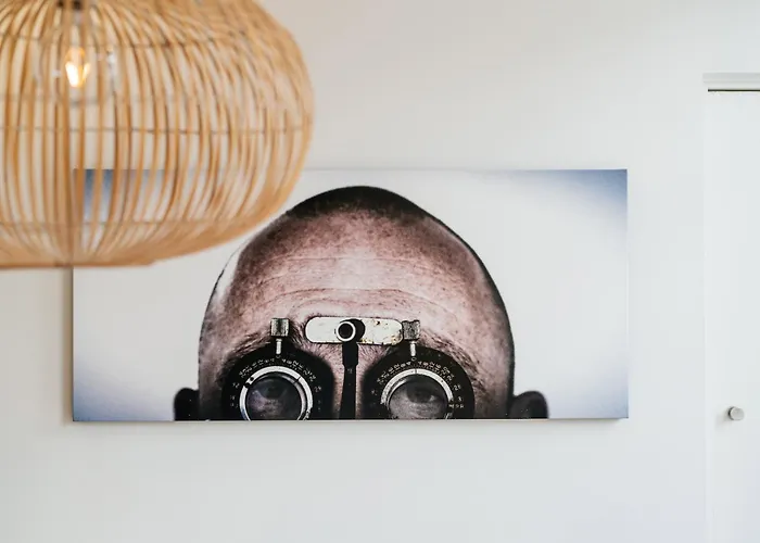 Eye Hotel