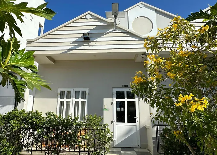 Pharos Guesthouse