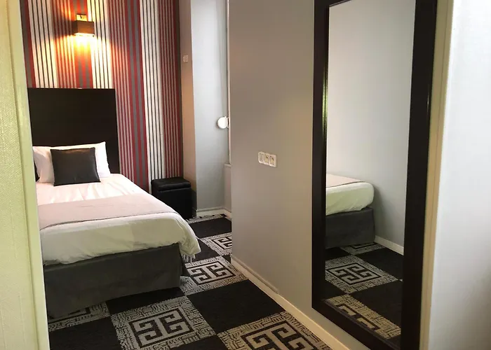 Hotel Le Charleston Le Mans