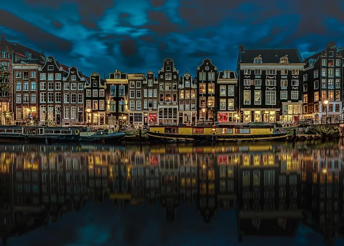 Mr. Monkey Amsterdam Hotel