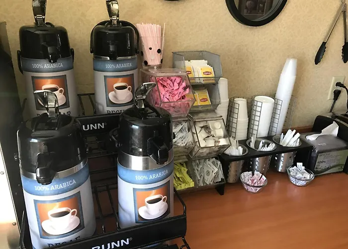 Suburban Studios by Choice Hotels: New Rooms with Kitchens & Premium Amenities
