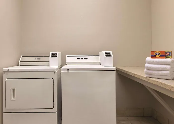 Country Inn & Suites By Radisson, Forest Lake, Mn