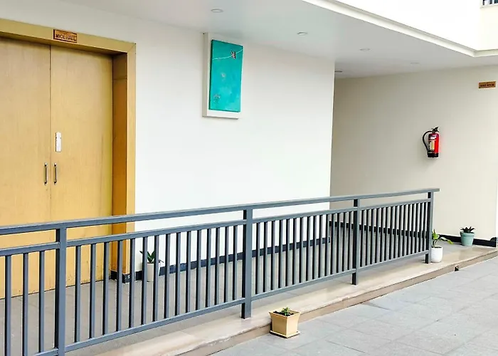 Hotel Gulmohar