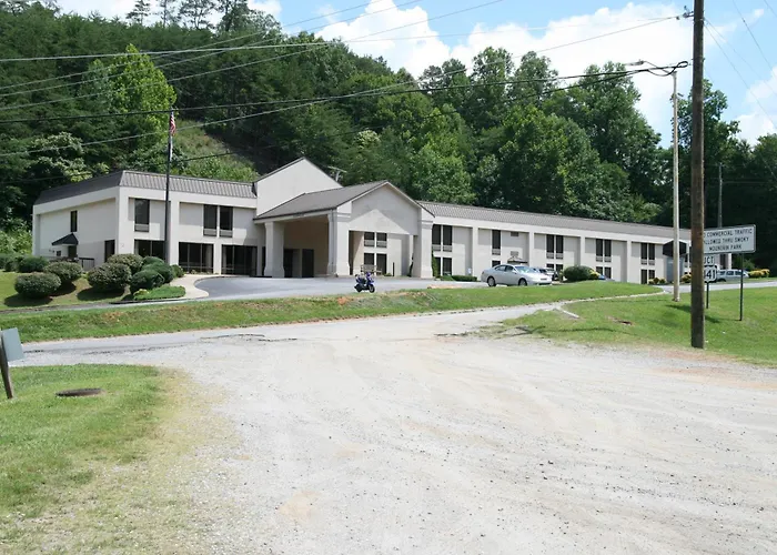 Clarion Pointe Cherokee